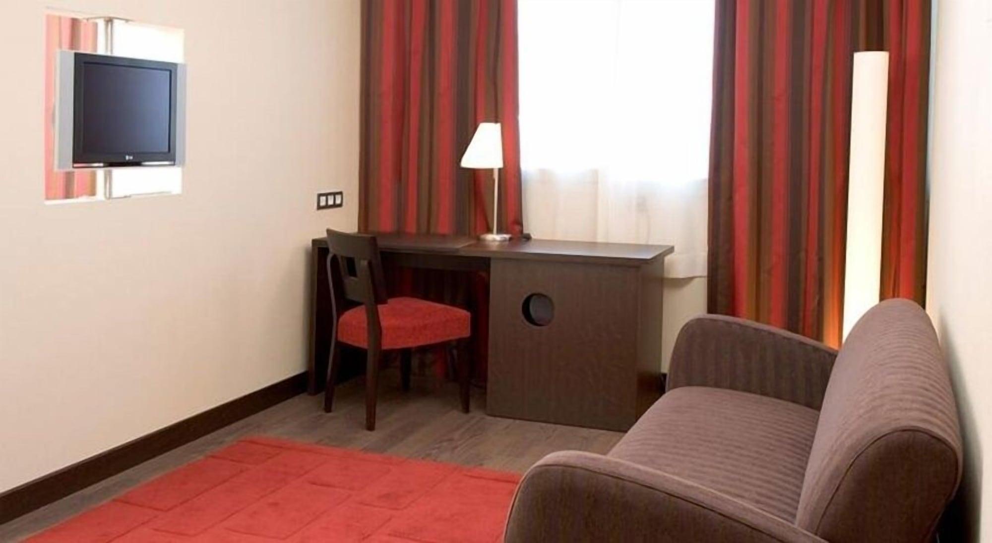 Azz Pamplona Norte Hotel Berriozar Rum bild