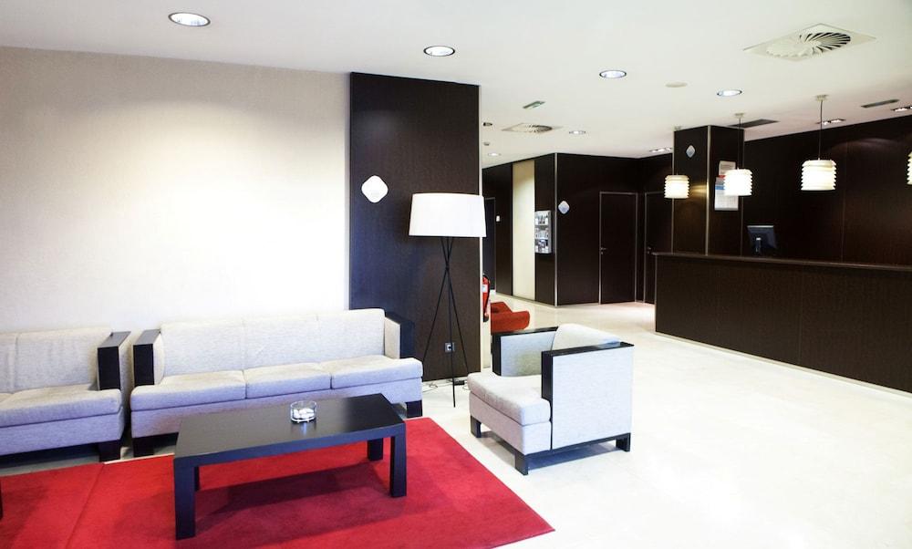 Azz Pamplona Norte Hotel Berriozar Exteriör bild
