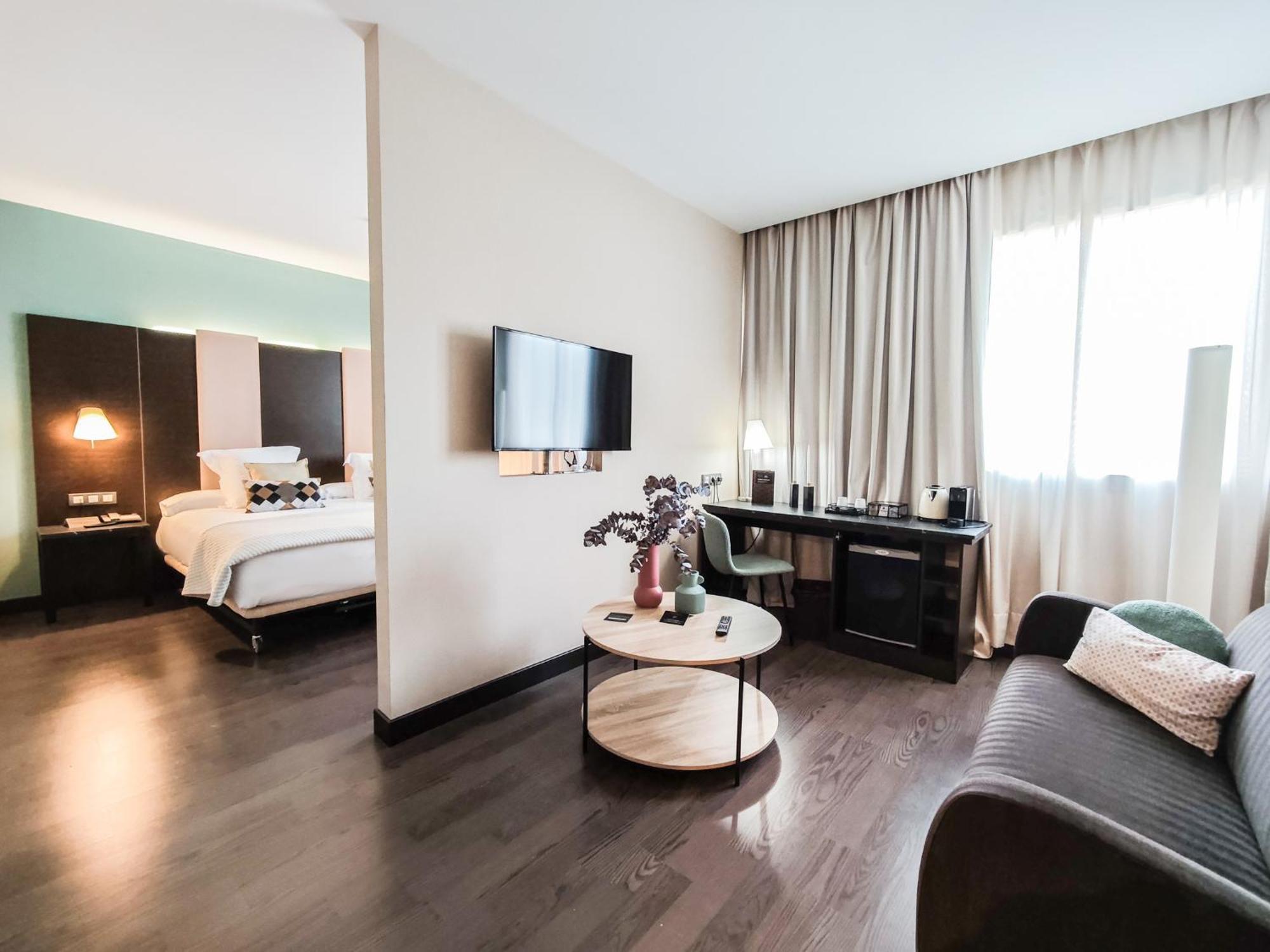 Azz Pamplona Norte Hotel Berriozar Exteriör bild