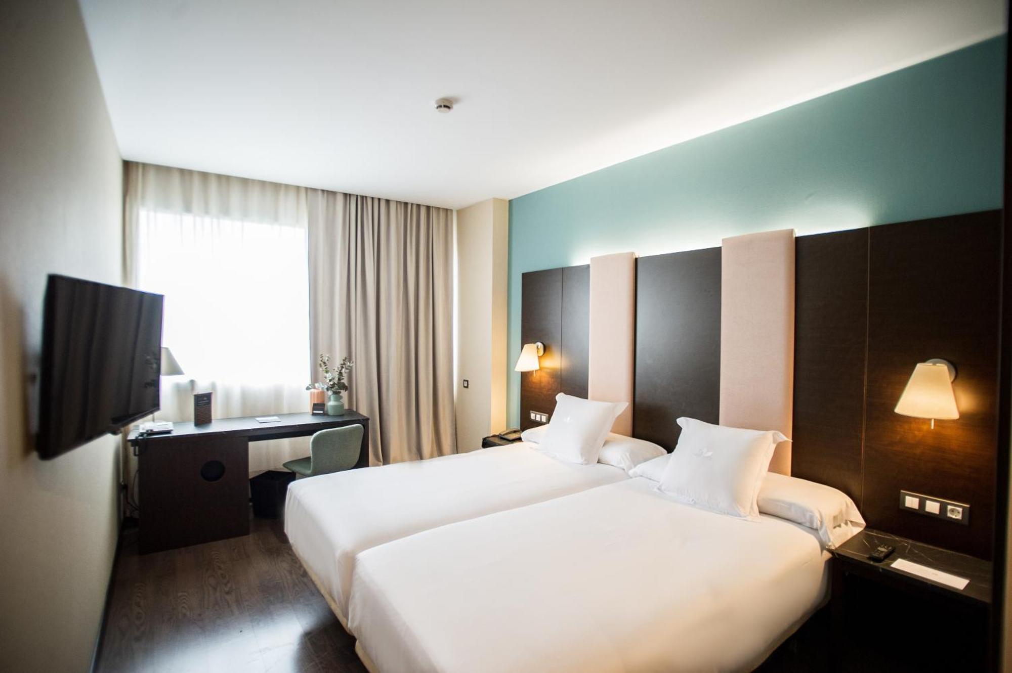 Azz Pamplona Norte Hotel Berriozar Exteriör bild